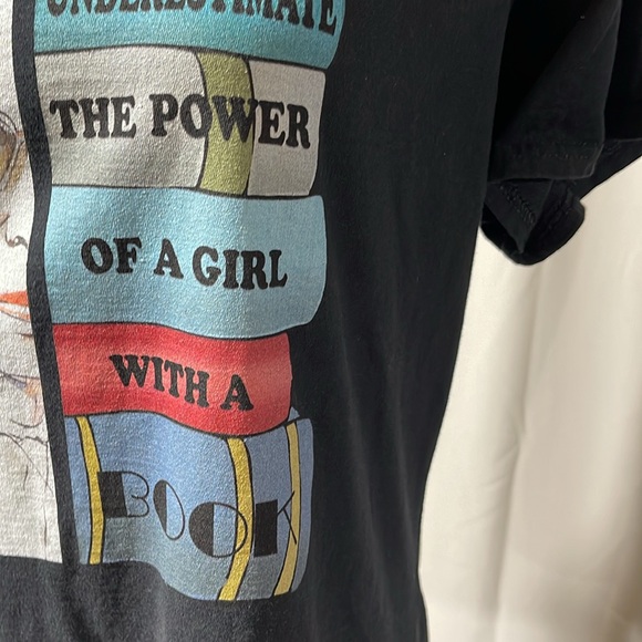 Ruth Bader Ginsberg Unique Tee Shirt! XL 💕 - Picture 2 of 4